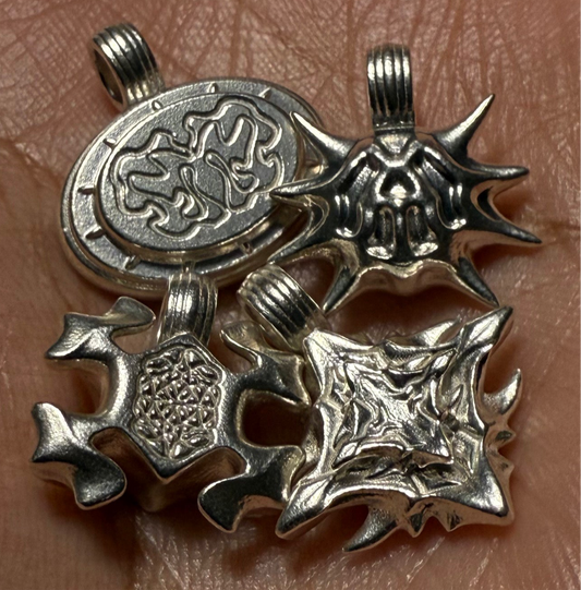 [PRANKSTER] Pendant